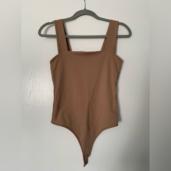 Double-layered seamless fabric square neck bodysuit from Abercrombie - Picture 1 of 4